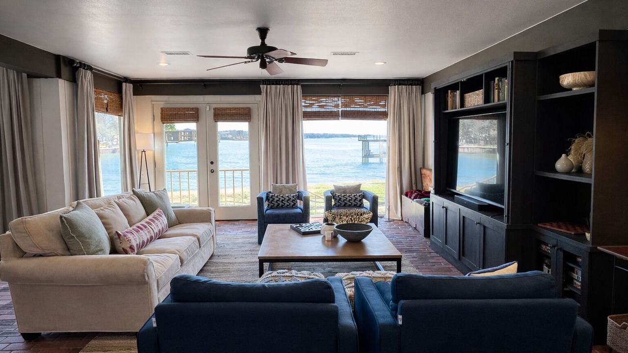 Photo of Livingroom in Cedar Creek Reservoir