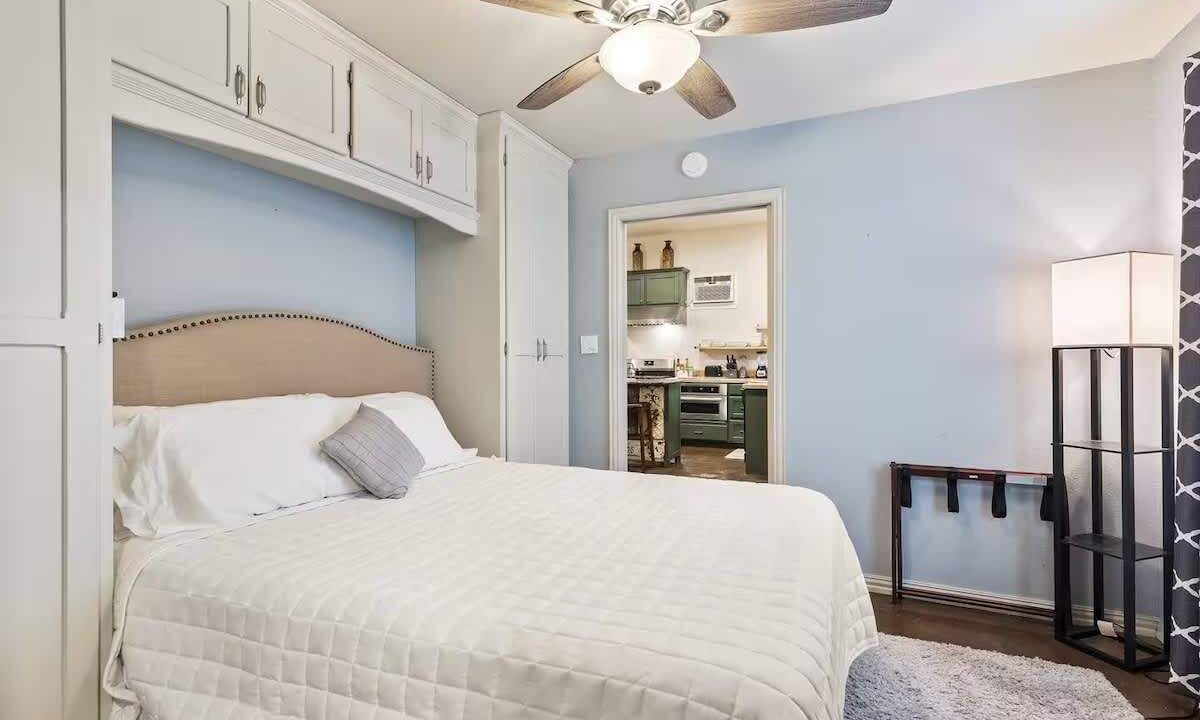 Photo of Bedroom in Arlington Heights