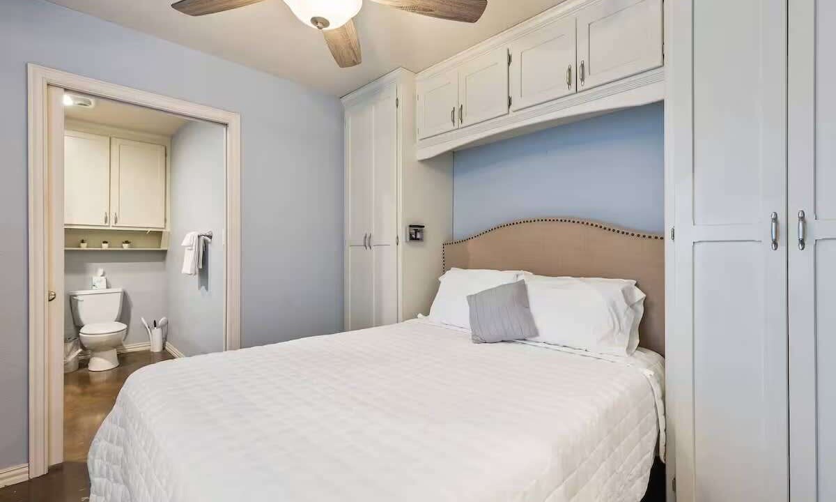 Photo of Bedroom in Arlington Heights