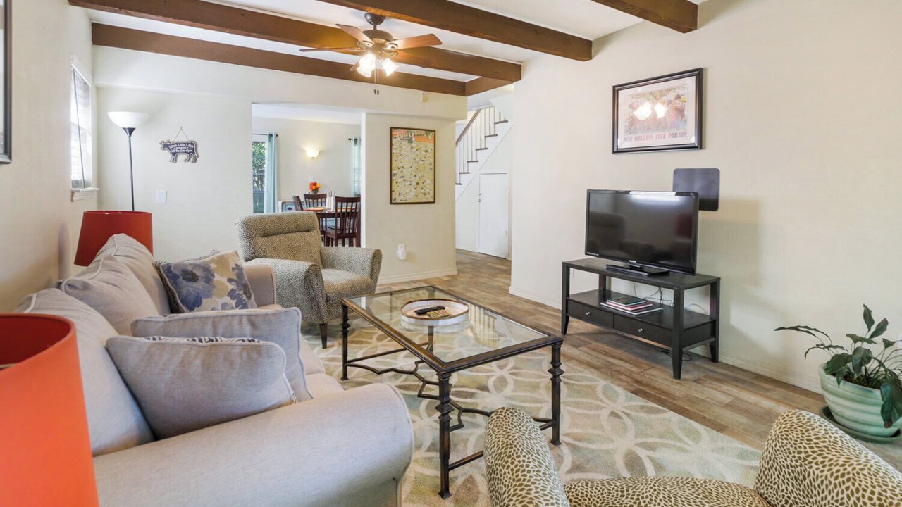 Photo of Livingroom in Central Carrollton Association