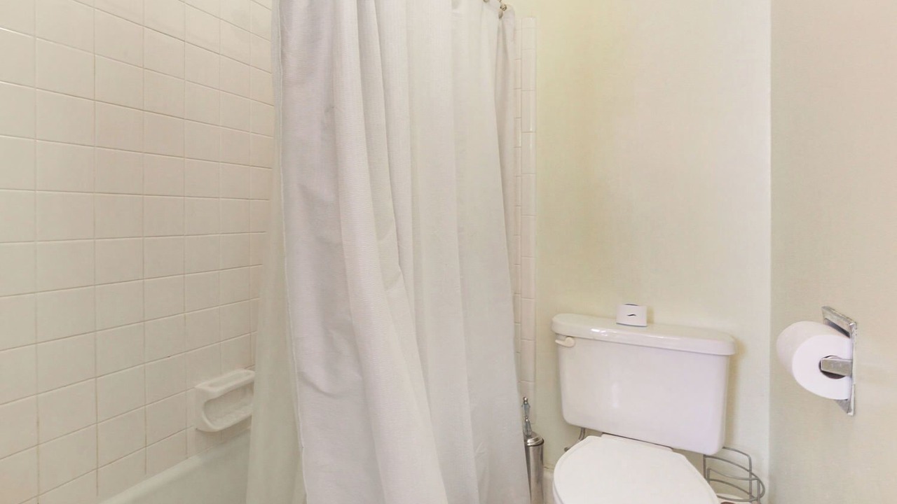 Photo of Bathroom in Central Carrollton Association