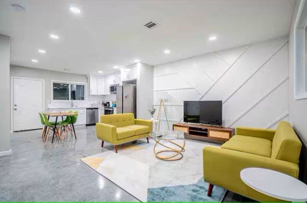 Photo of Livingroom in Freetown - Port Rico
