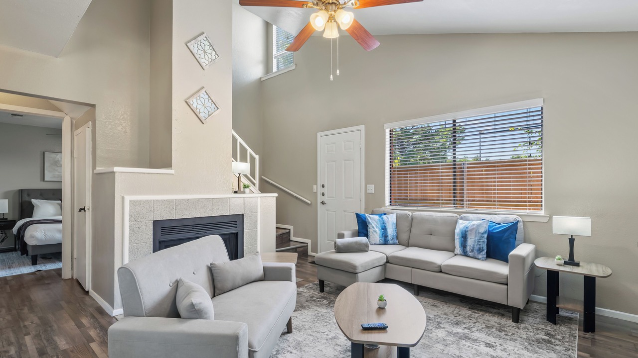 Photo of Livingroom in West Arlington