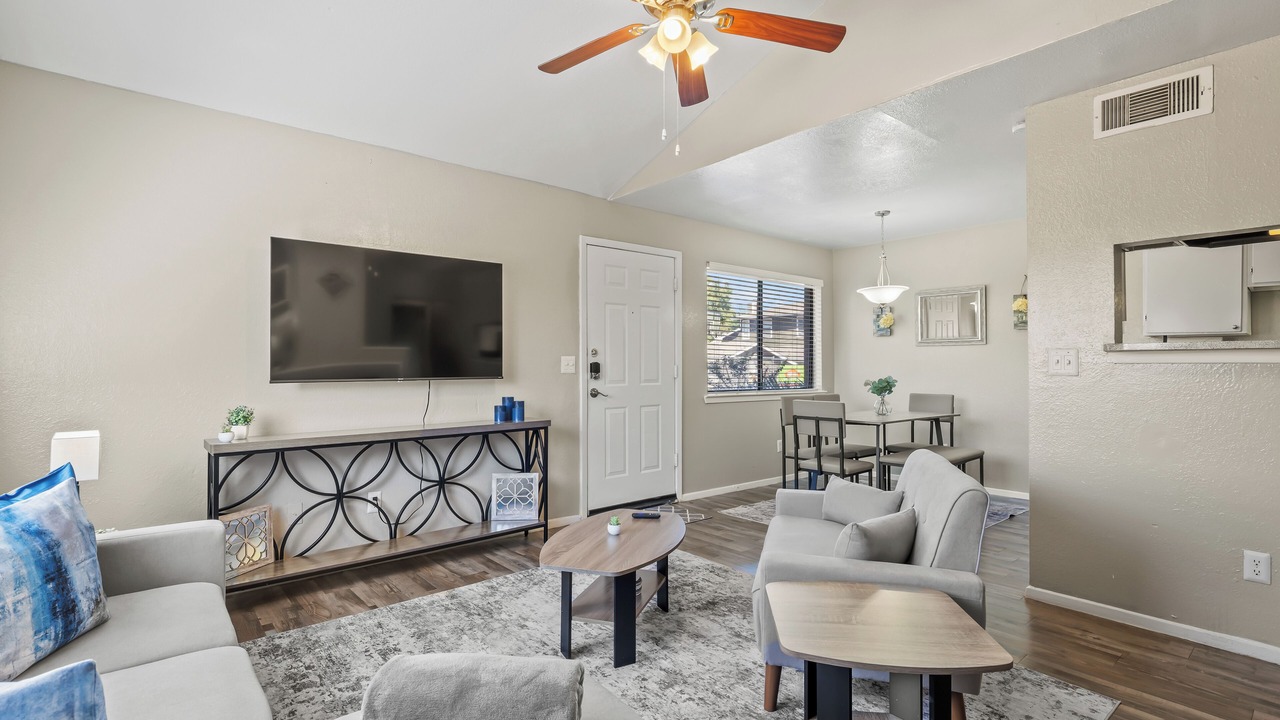 Photo of Livingroom in West Arlington
