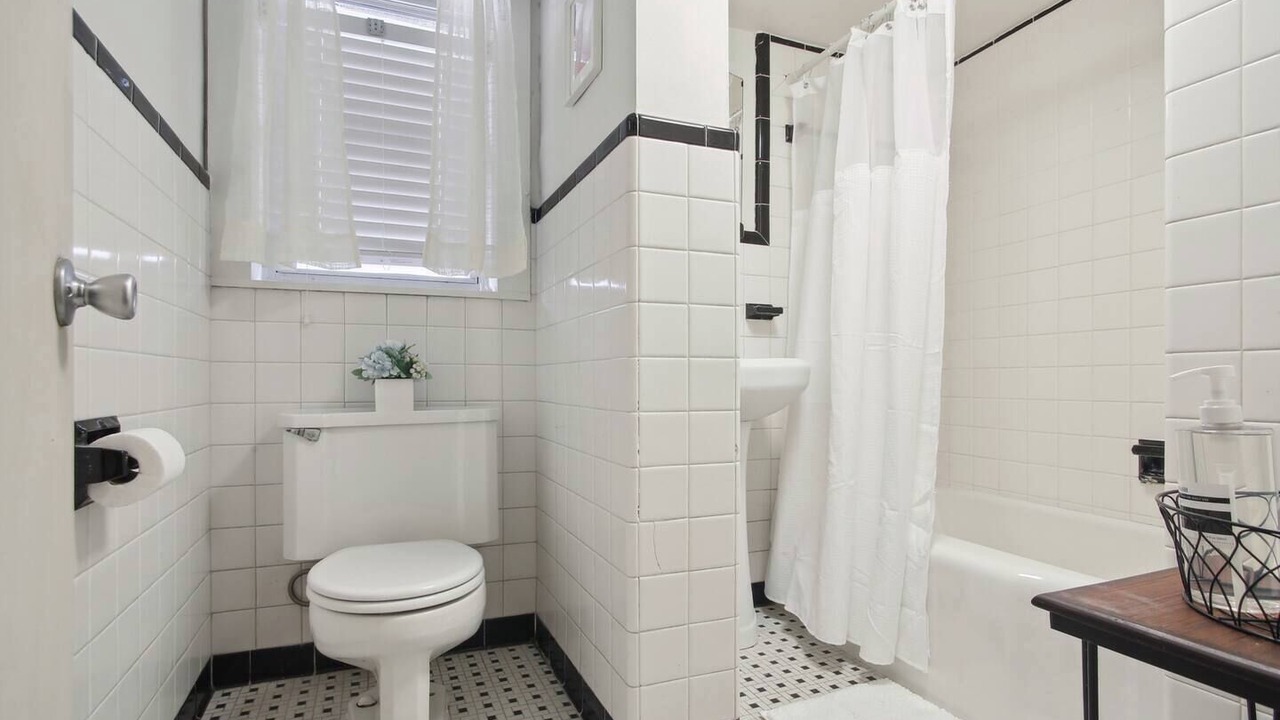 Photo of Bathroom in Marlyville - Fontainebleau