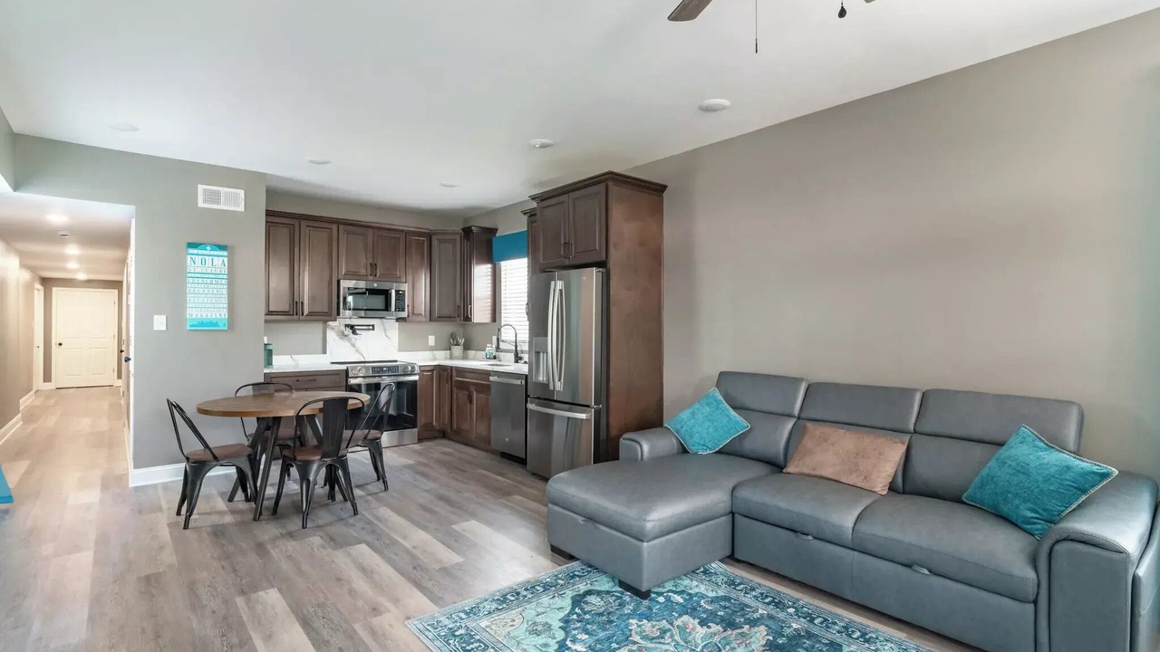 Photo of Livingroom in Holy Cross District
