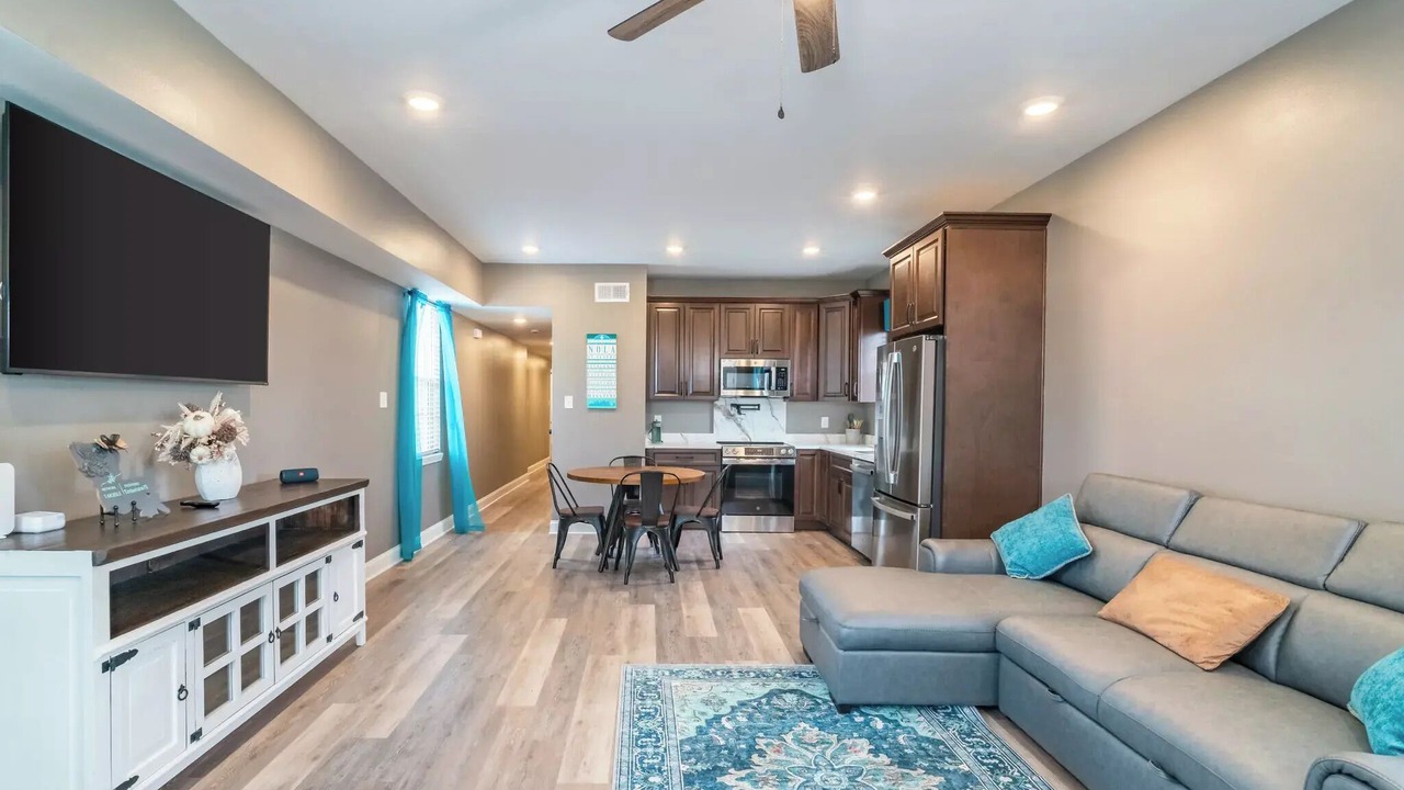 Photo of Livingroom in Holy Cross District