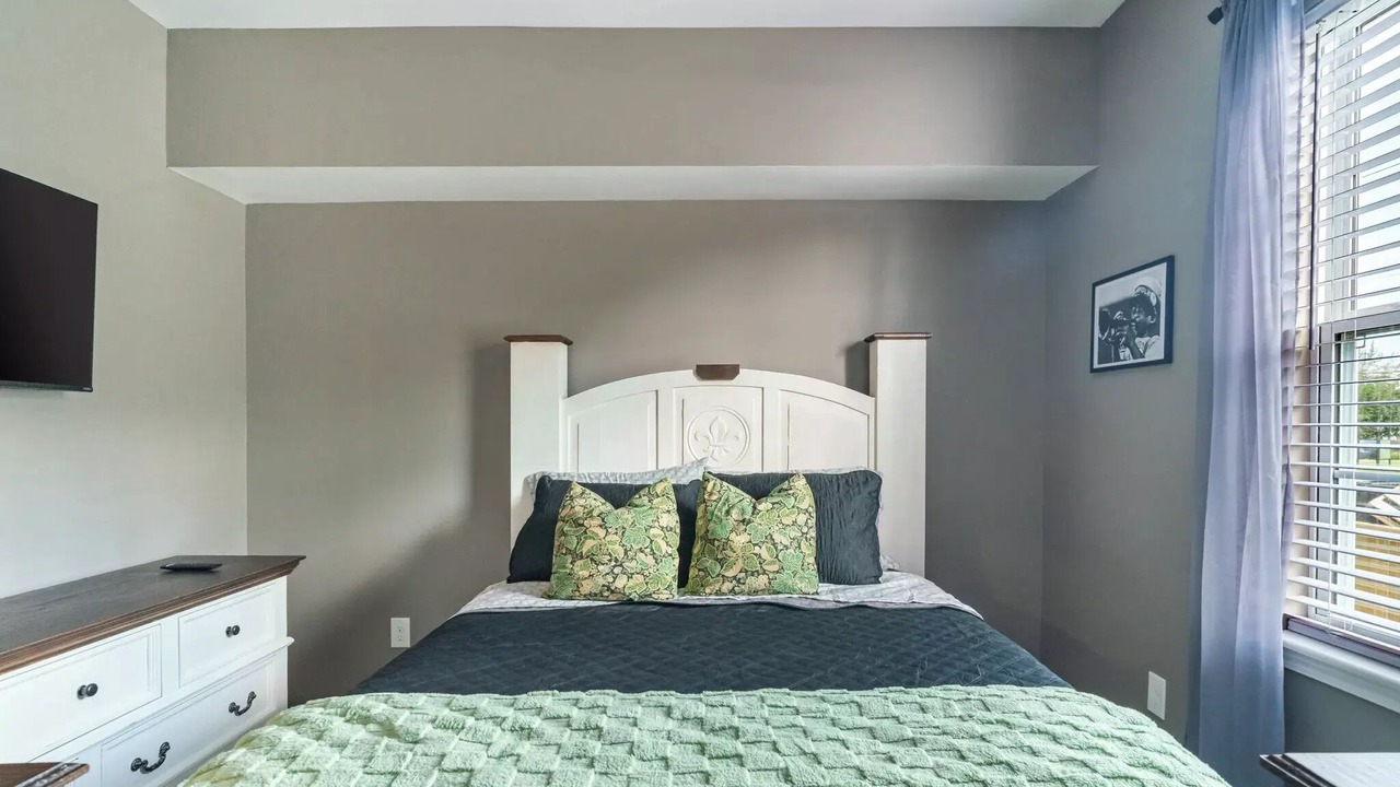 Photo of Bedroom in Holy Cross District