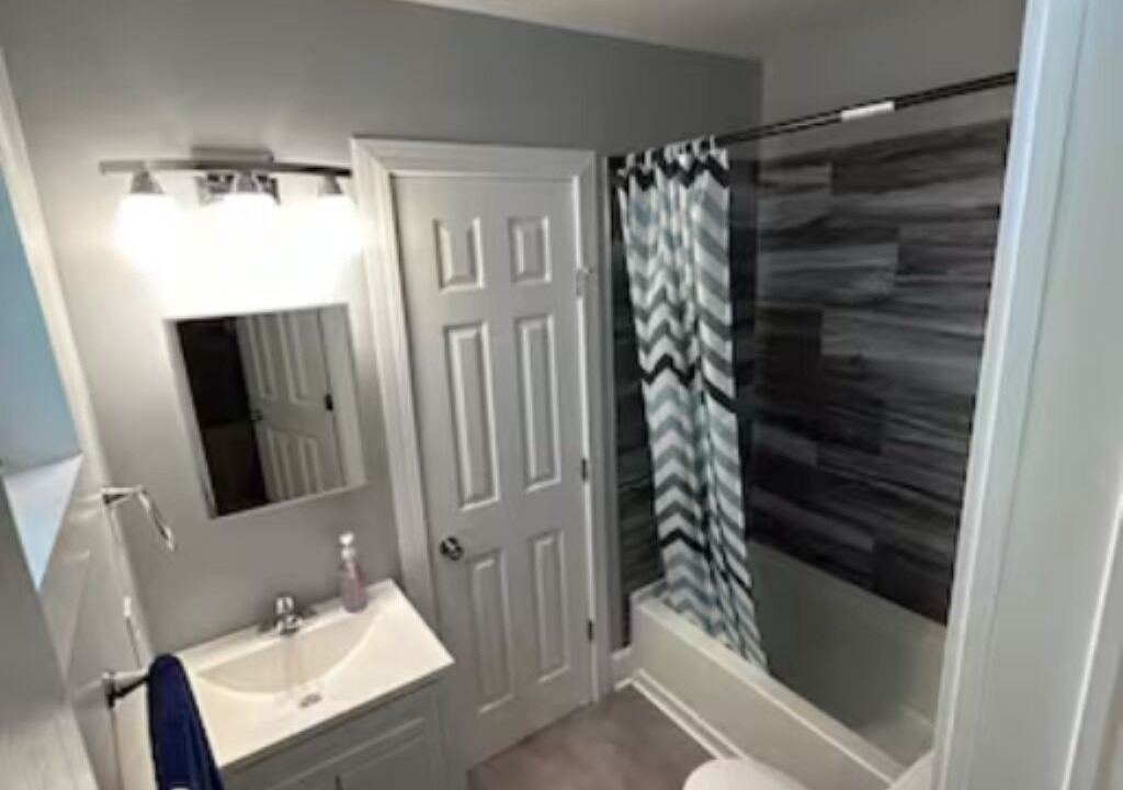 Photo of Bathroom in Hattiesburg