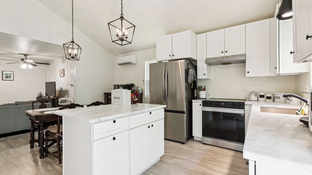 Photo of Kitchen in New Aurora - English Turn