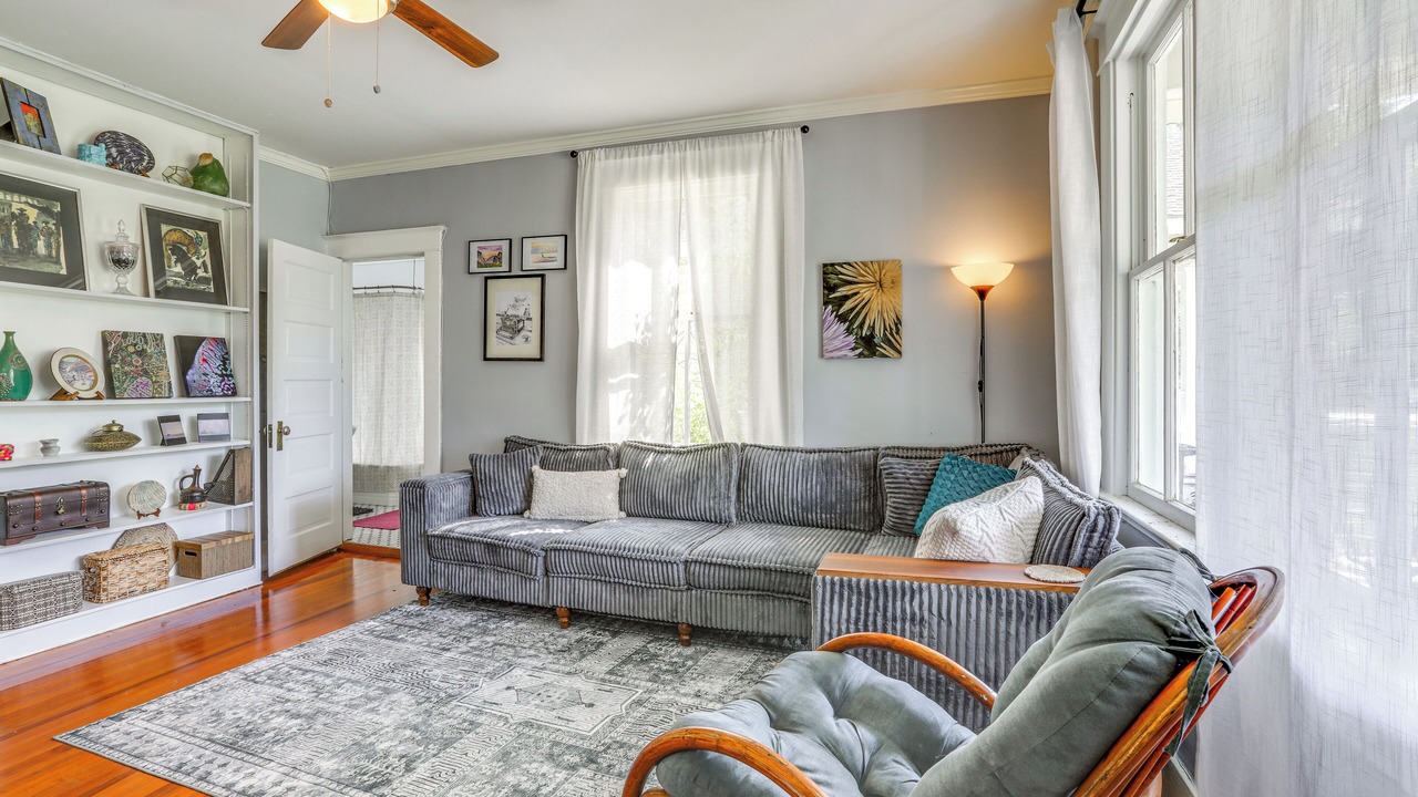 Photo of Bedroom in Roseland Terrace Historic District