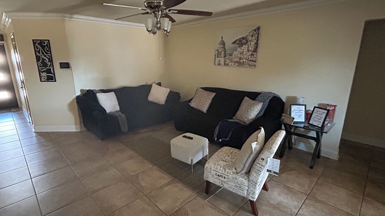 Photo of Livingroom in Gonzales
