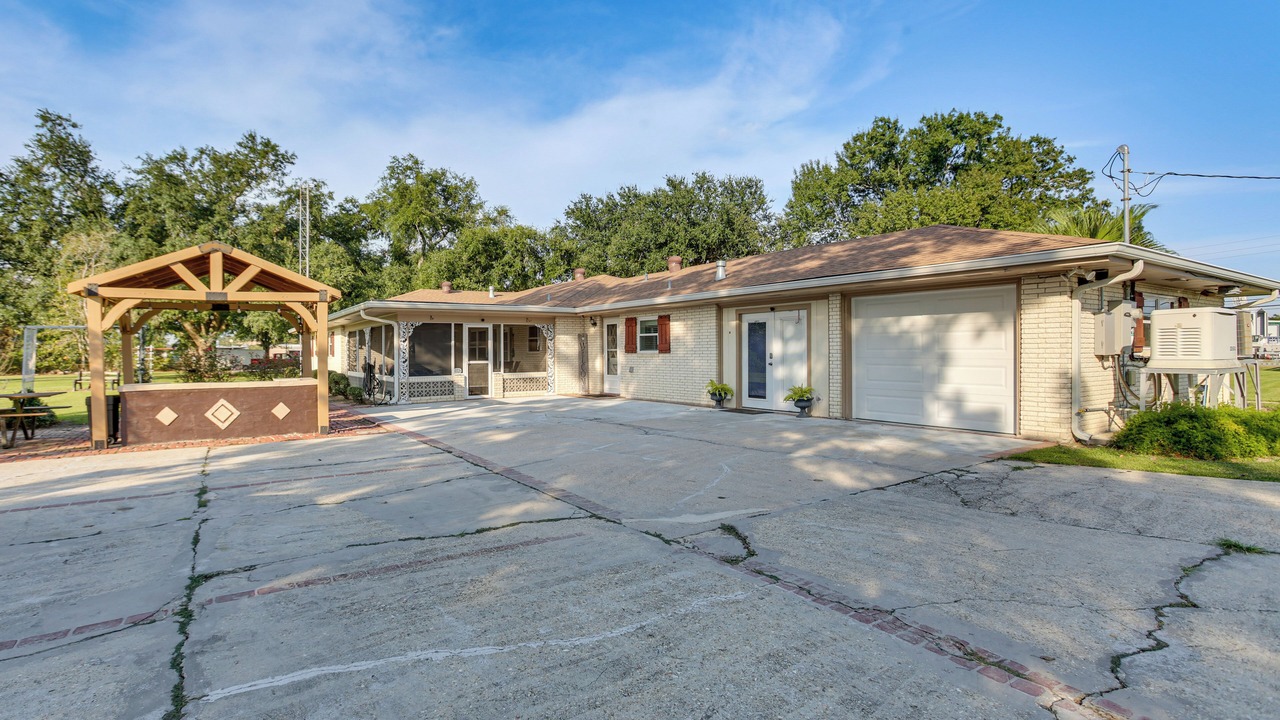 Photo of Outdoor in Chauvin