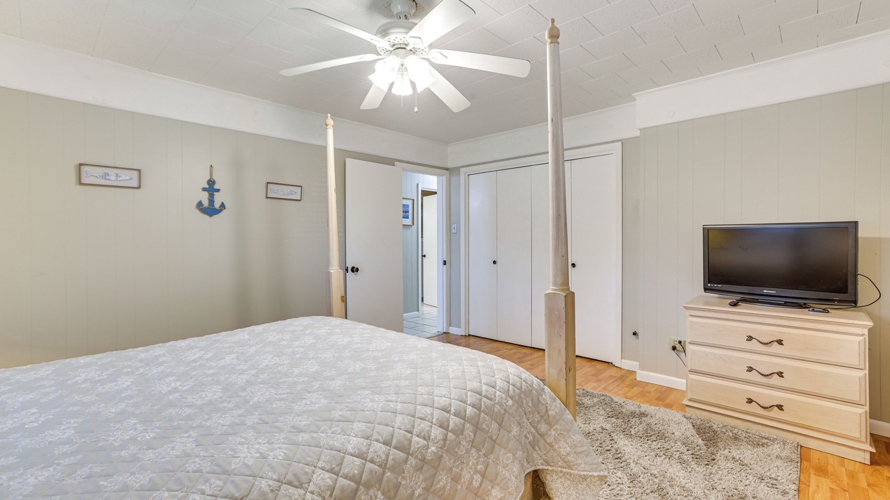 Photo of Bedroom in Chauvin