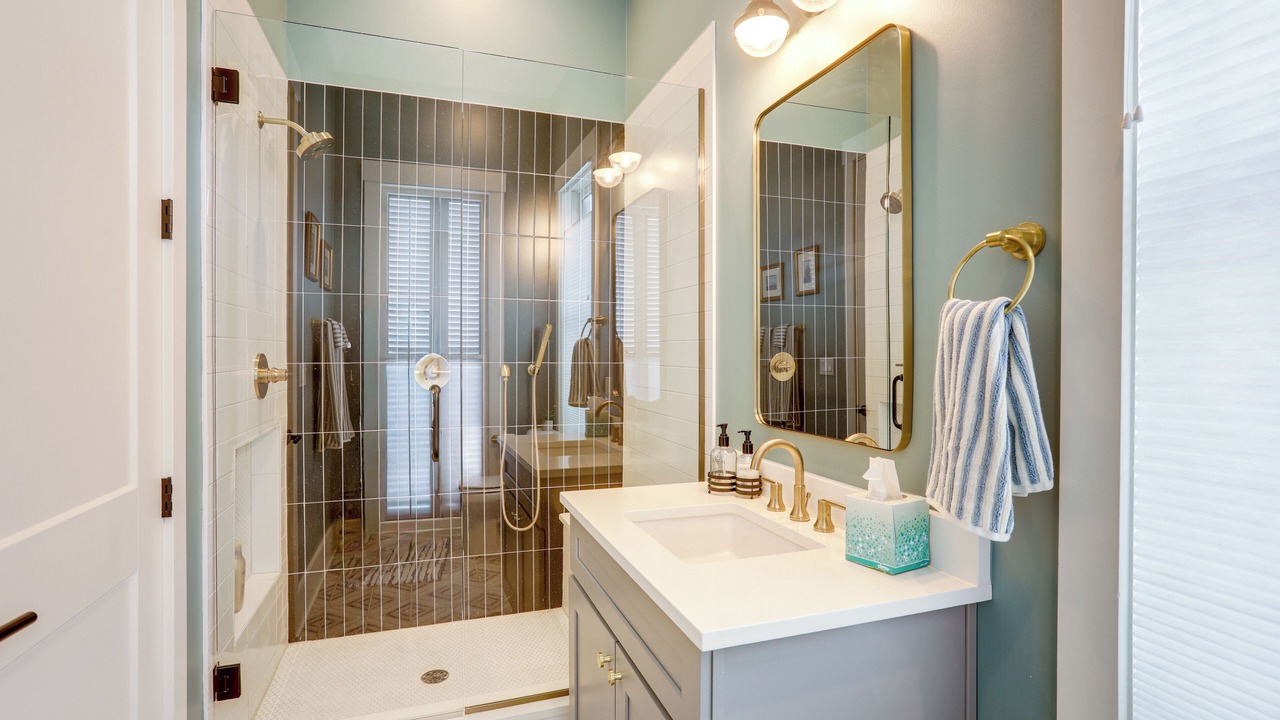 Photo of Bathroom in Algiers Point