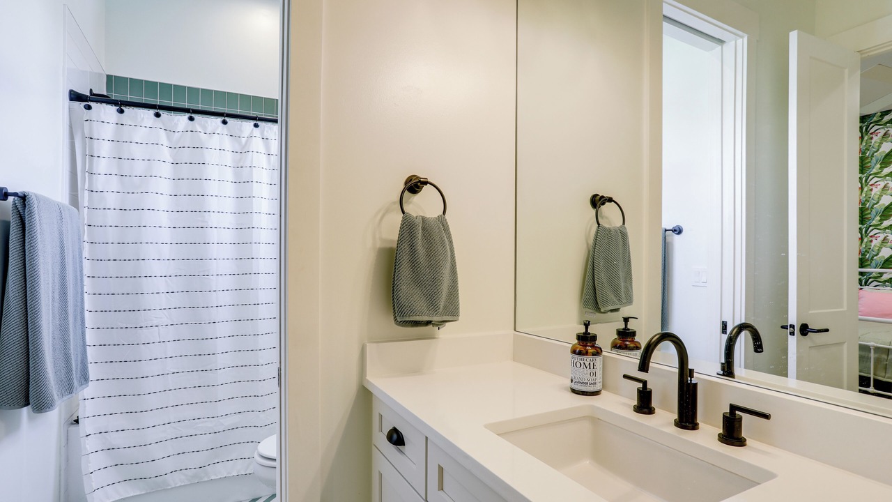 Photo of Bathroom in Algiers Point