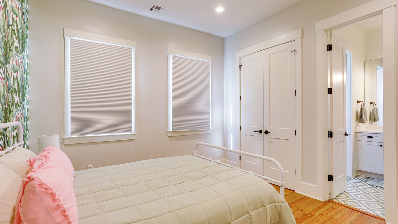 Photo of Bedroom in Algiers Point