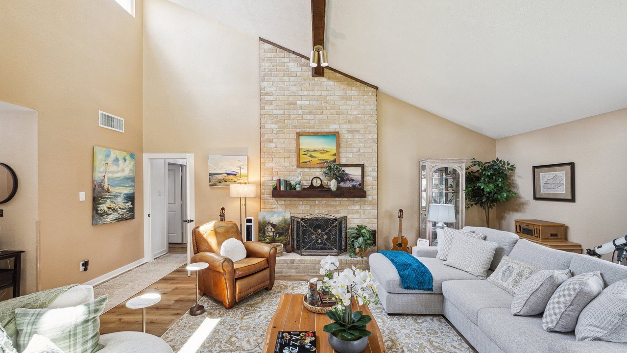 Photo of Livingroom in Clear Lake