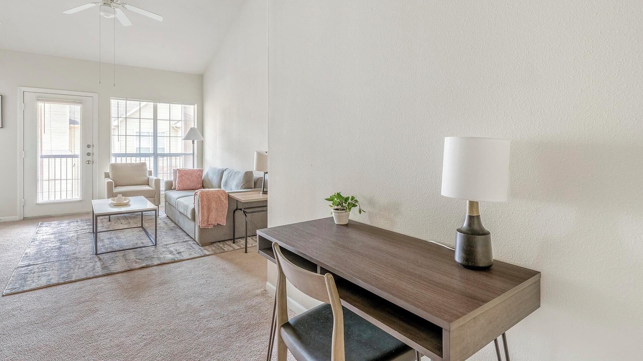 Photo of Livingroom in Southbelt/Ellington