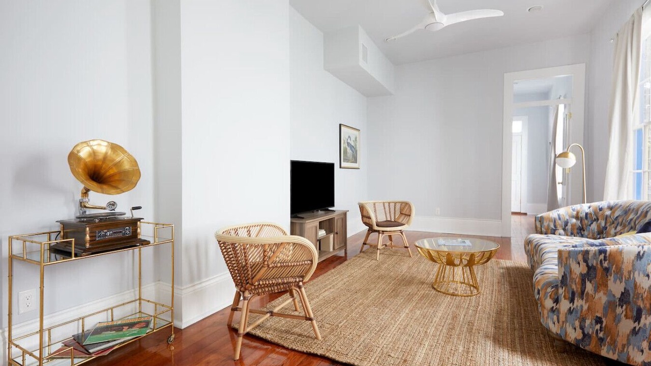 Photo of Livingroom in Uptown Historic District