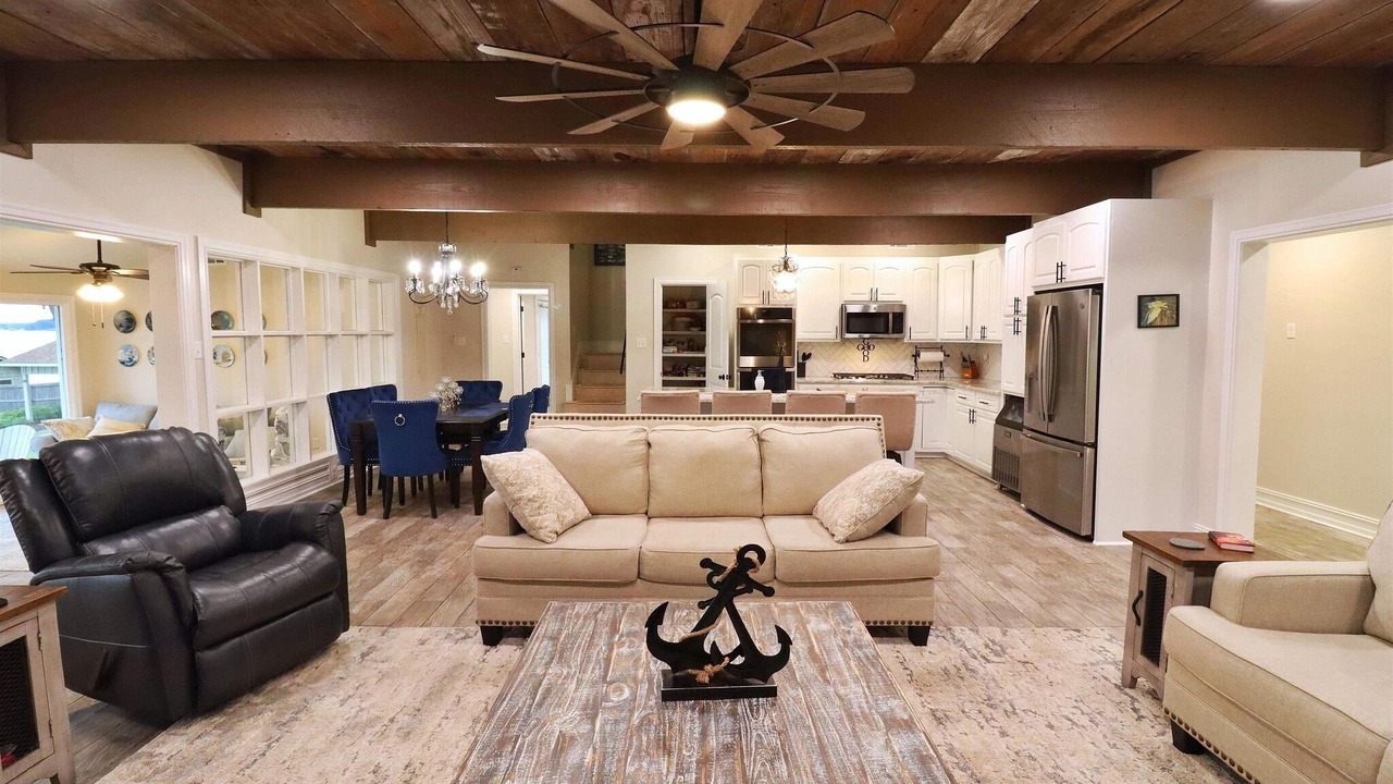 Photo of Livingroom in Farmerville