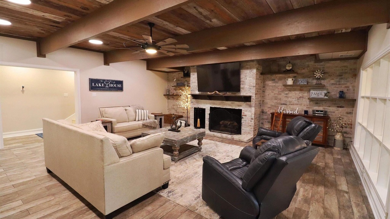 Photo of Livingroom in Farmerville