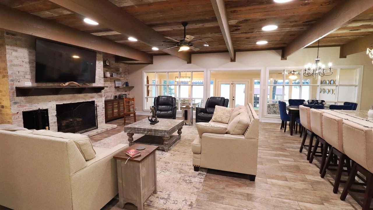 Photo of Livingroom in Farmerville
