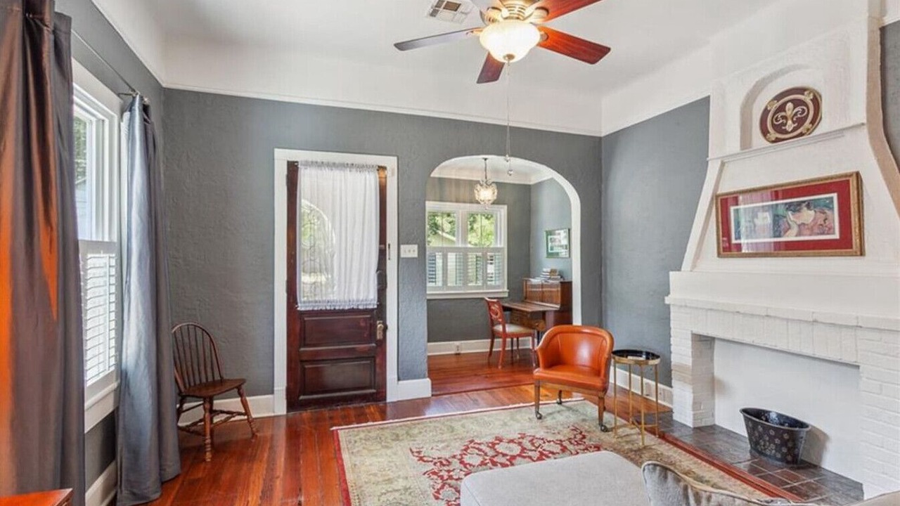 Photo of Livingroom in East Carrollton