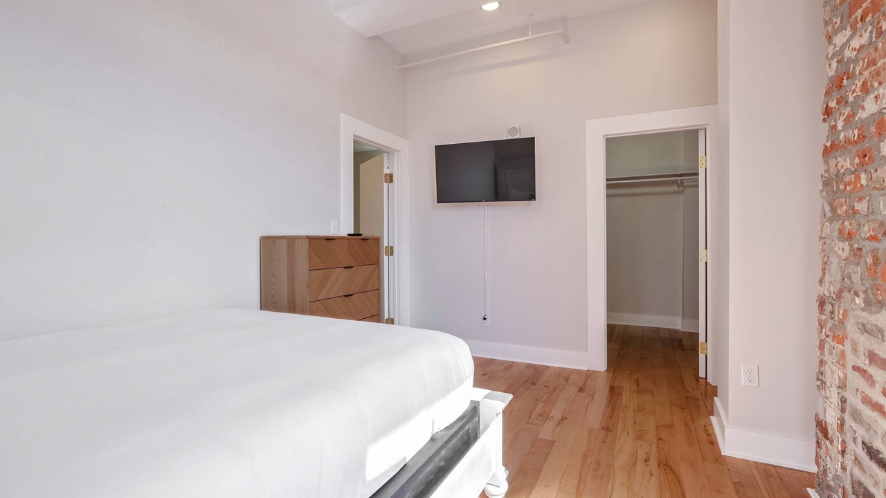 Photo of Bedroom in Arts/Warehouse District