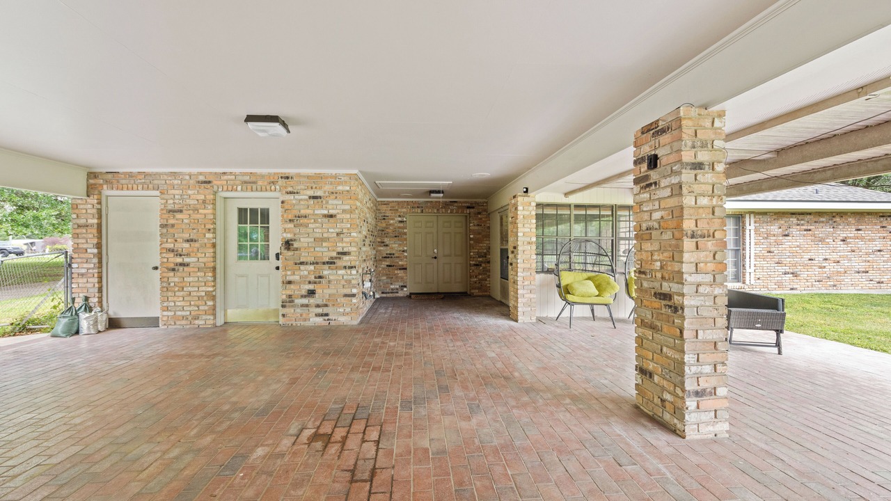 Photo of Patio Balcony in Broussard