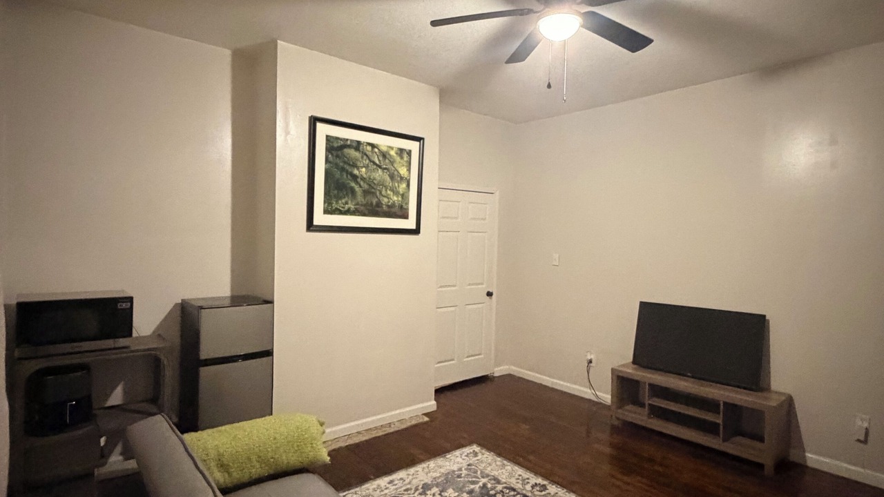Photo of Livingroom in Seventh Ward