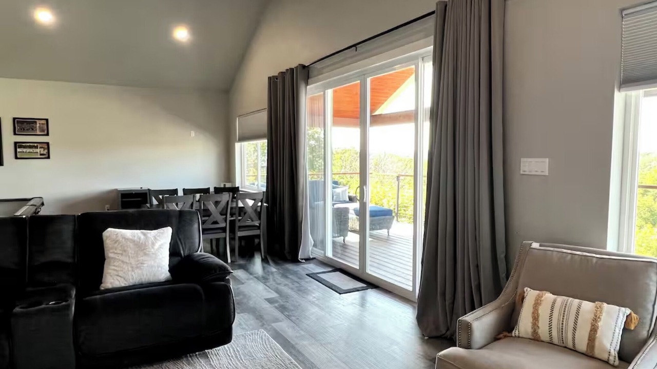 Photo of Livingroom in Gainesville