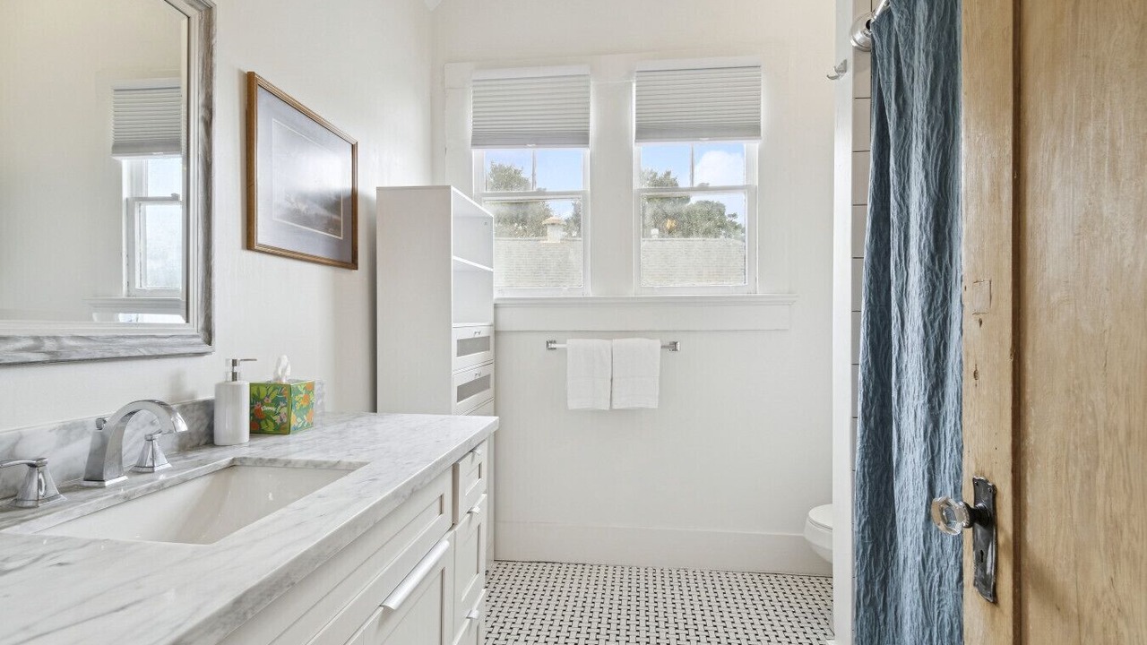 Photo of Bathroom in Leonidas