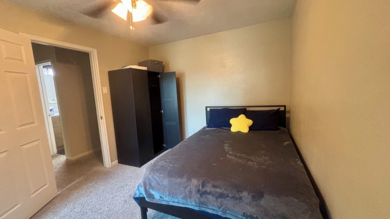 Photo of Bedroom in Clear Lake