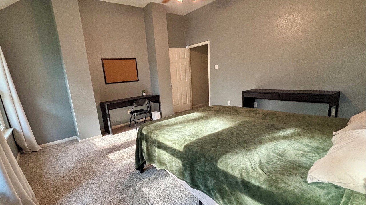 Photo of Bedroom in Clear Lake