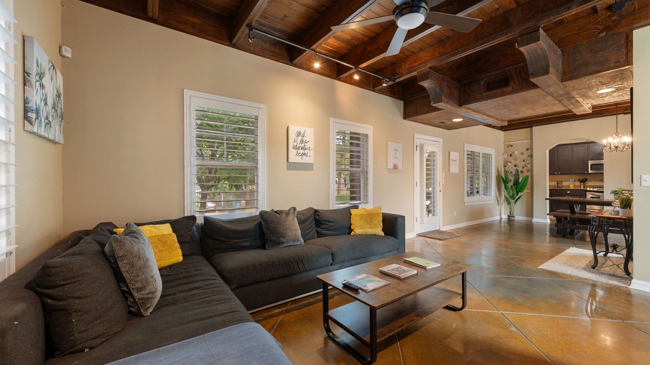 Photo of Livingroom in Old Enfield