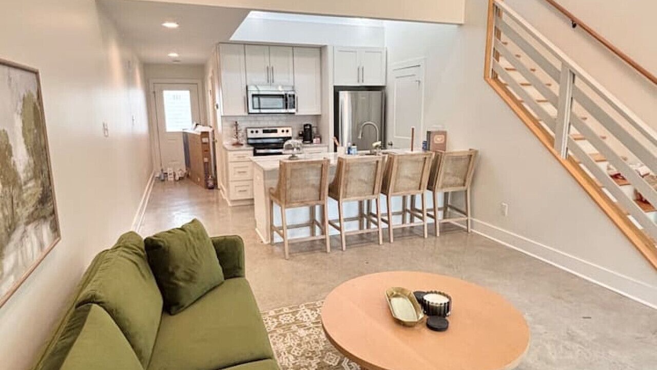 Photo of Livingroom in Milton