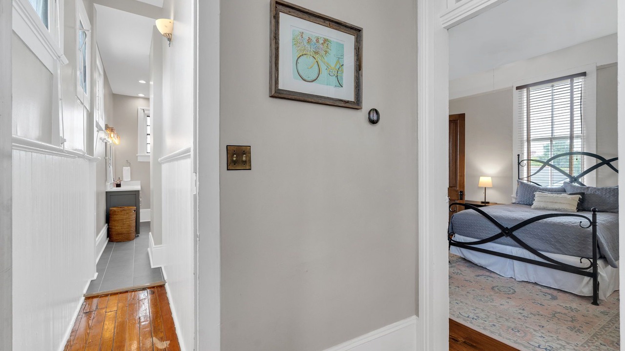 Photo of Bedroom in Uptown Historic District