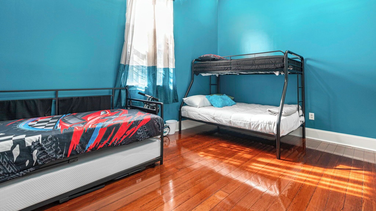Photo of Bedroom in Central City