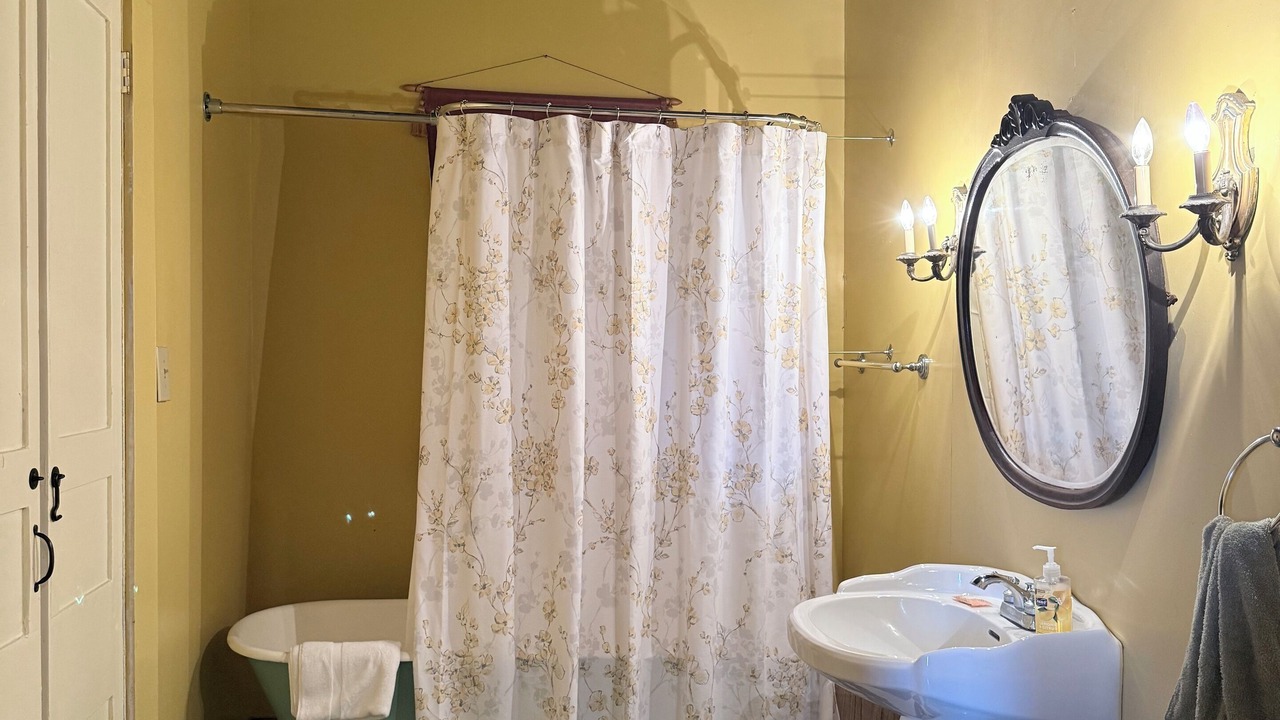 Photo of Bathroom in Washington
