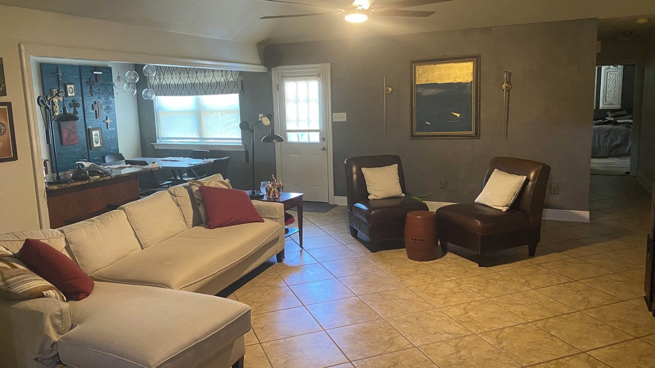 Photo of Livingroom in Kenner - Louis Armstrong International Airport
