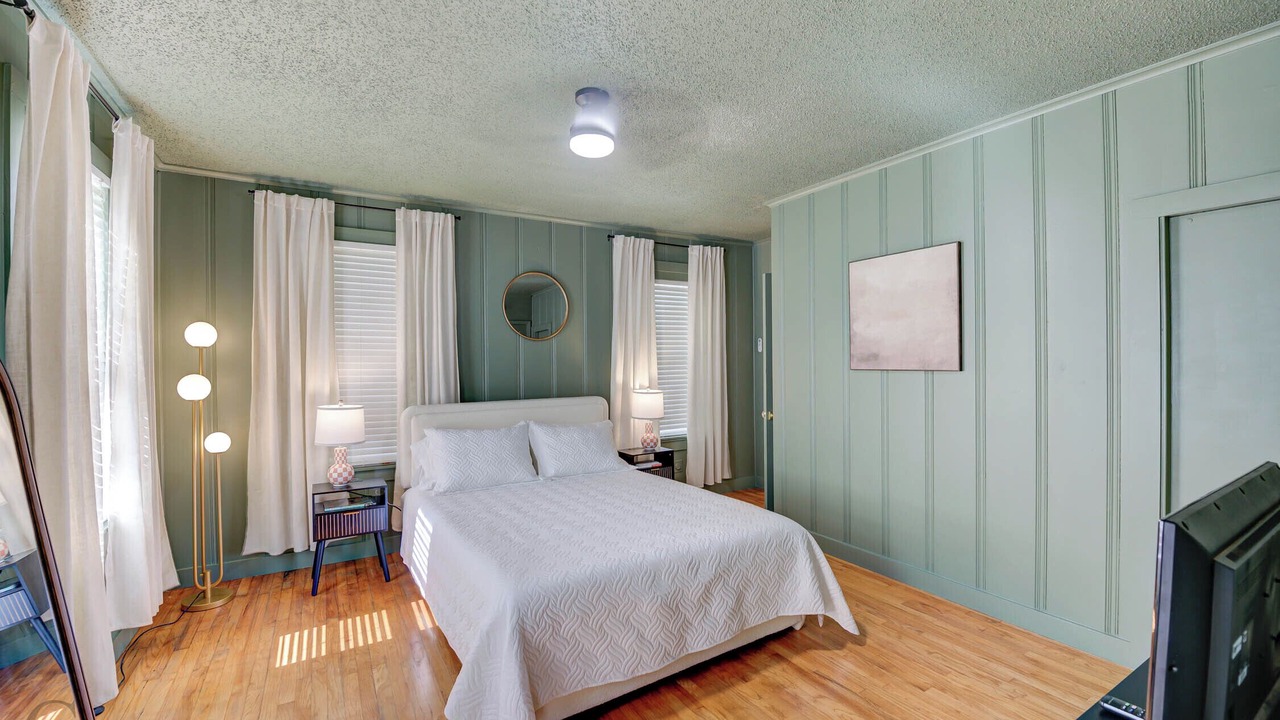 Photo of Bedroom in Highland Historic District