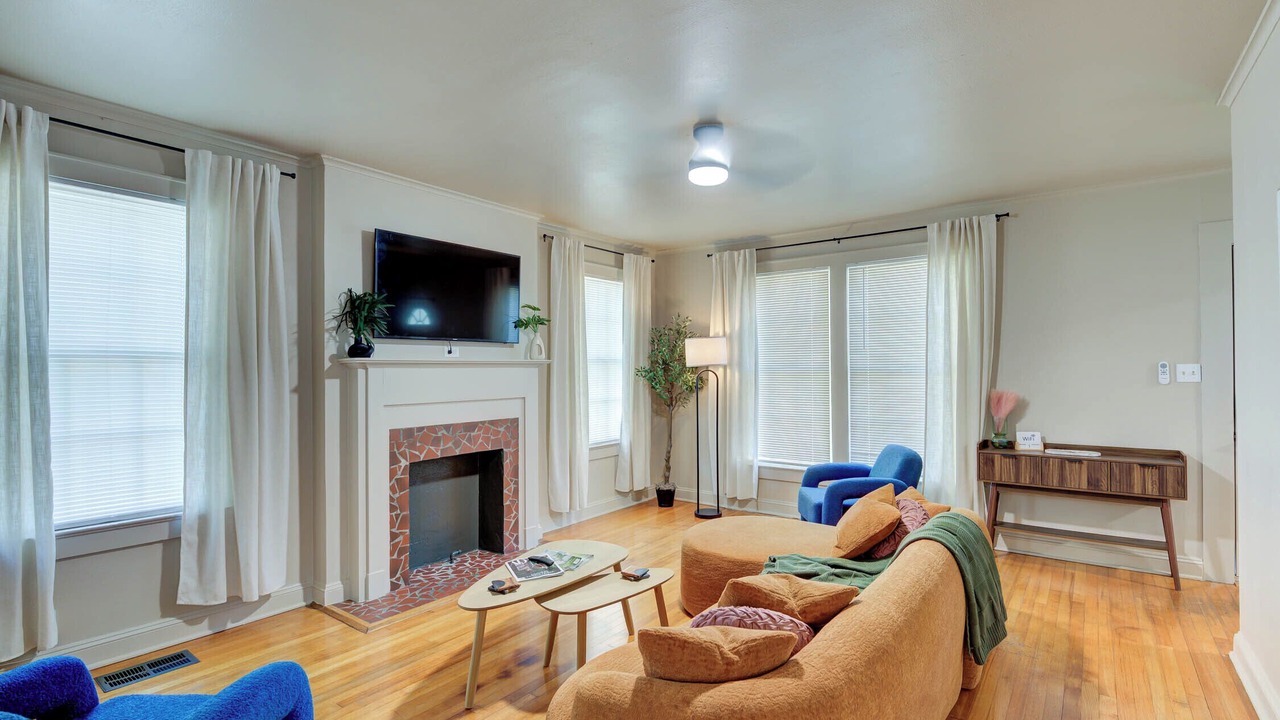 Photo of Livingroom in Highland Historic District