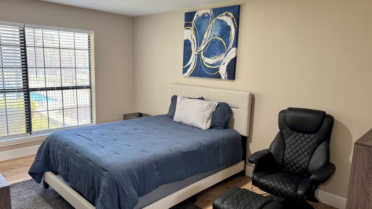 Photo of Bedroom in Garland