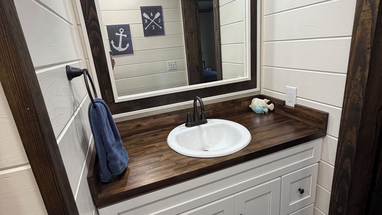 Photo of Bathroom in Huxley