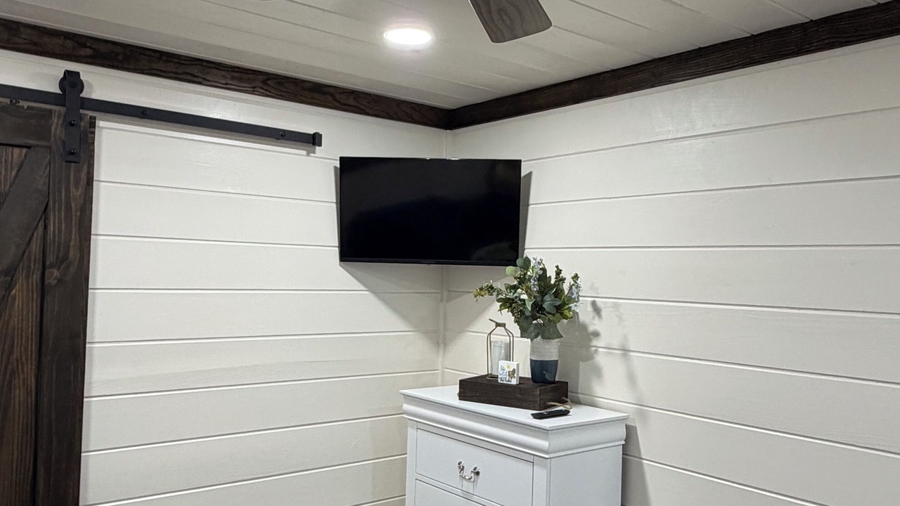 Photo of Bedroom in Huxley