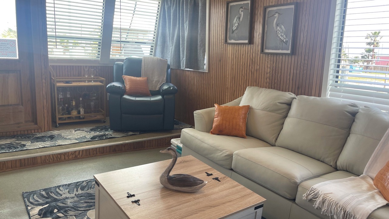 Photo of Livingroom in Golden Meadow