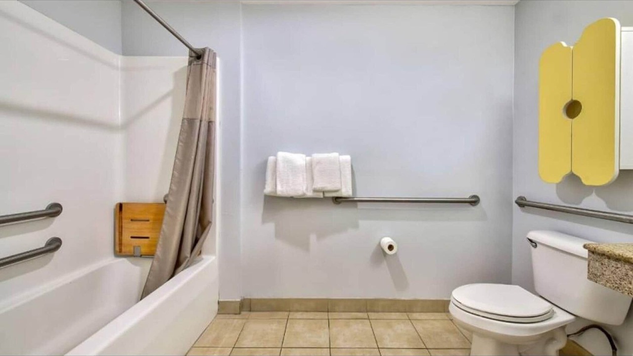 Photo of Bathroom in Sulphur