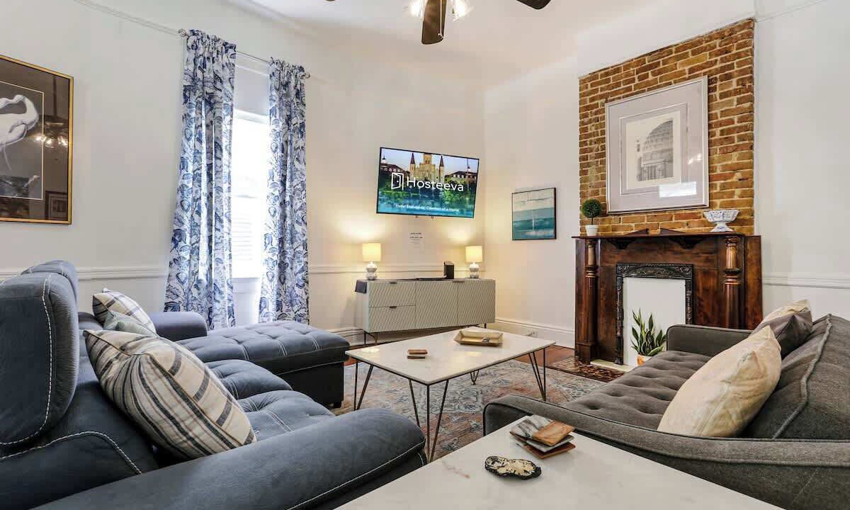 Photo of Livingroom in Freret