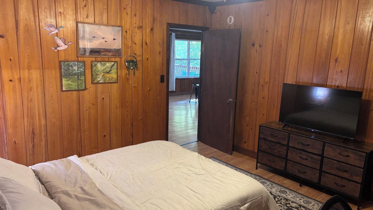Photo of Bedroom in Lucedale